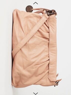 Wanders travel co Alissa crossbody